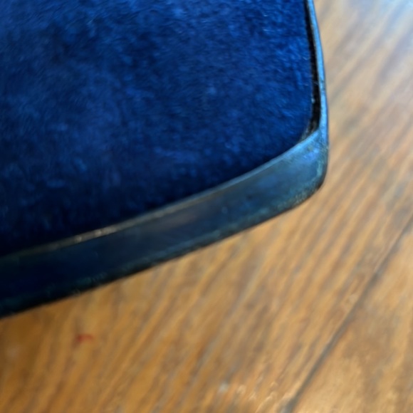 YSL! Classics! Timeless! Navy Blue Suede. Size 38.5 - Picture 6 of 12